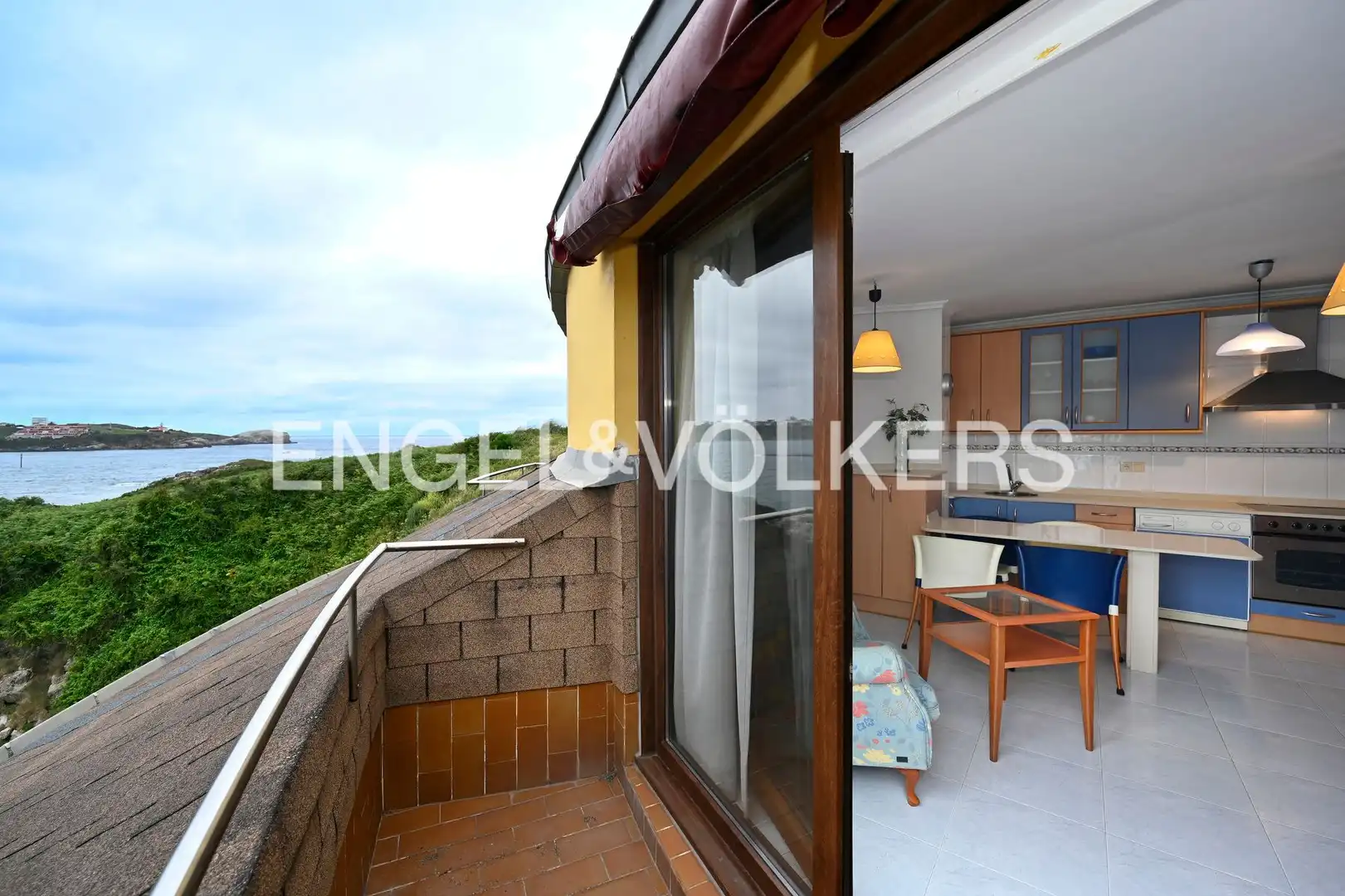 Terraza de Piso en venta en Miengo con Calefacción y Balcón