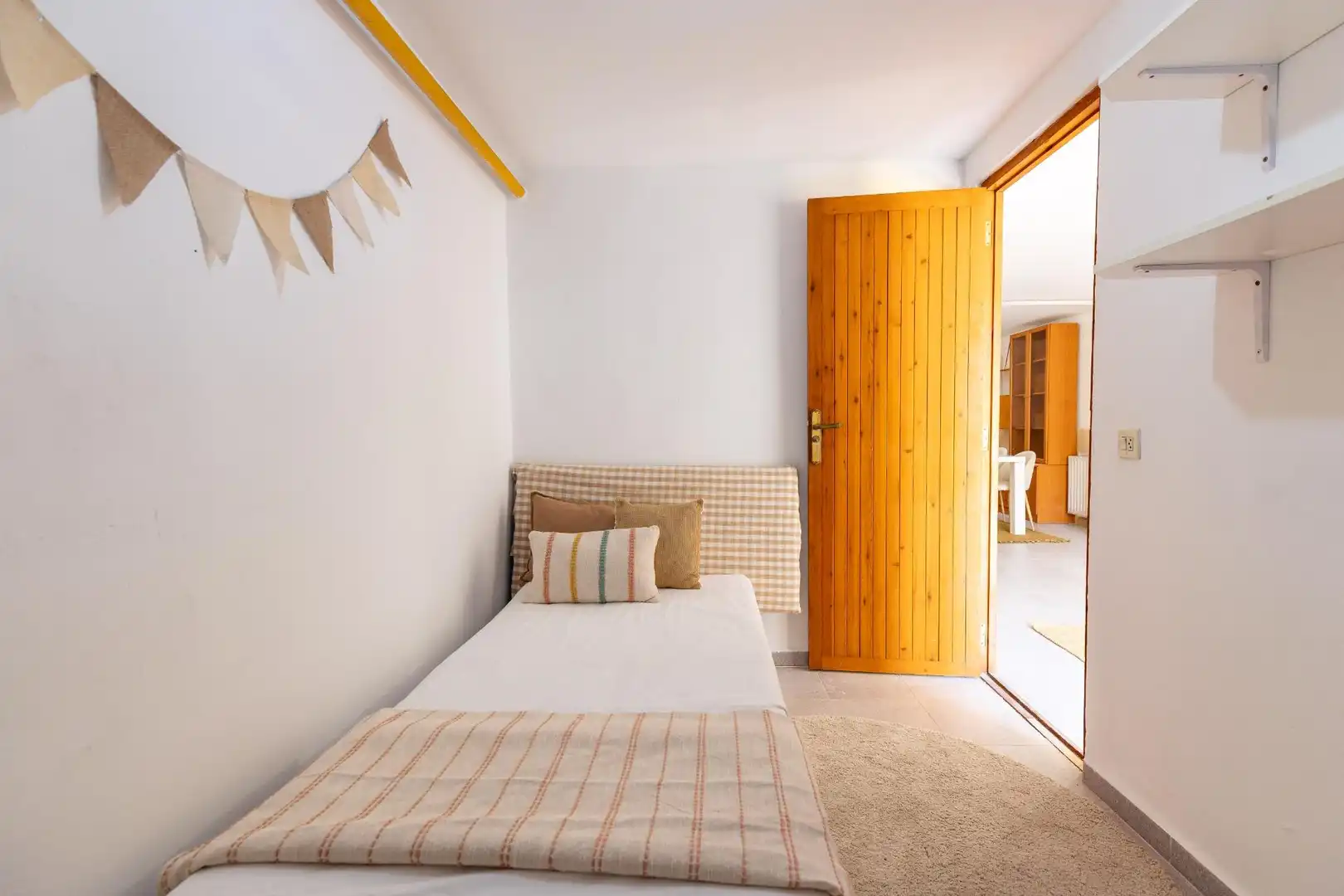 Habitación de Casa adosada en venta en Paterna con Calefacción, Jardín privado y Terraza