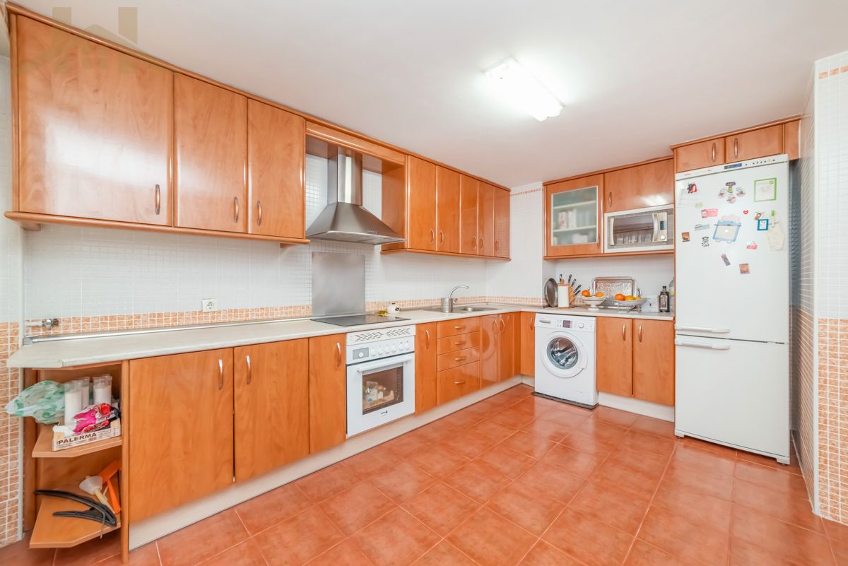 Kitchen of Single-family semi-detached for sale in Valdemoro  with Air Conditioner, Heating and Private garden