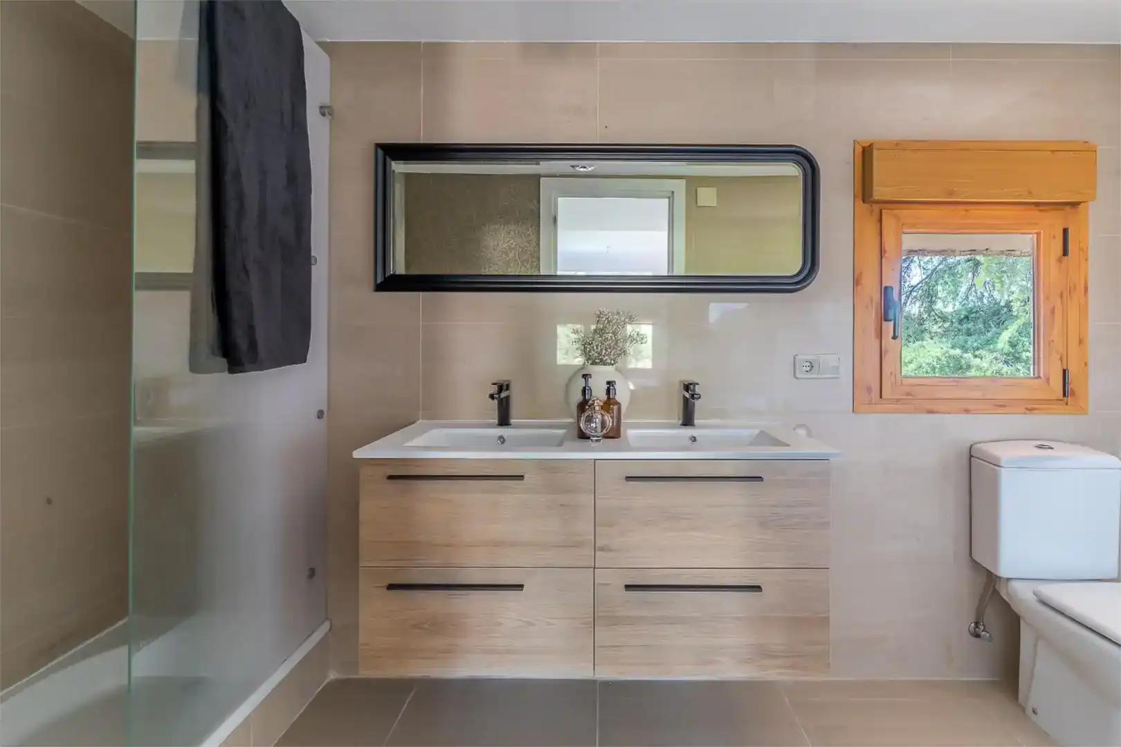 Bathroom of Houses for sale in Boadilla del Monte  with Air Conditioner, Swimming Pool and Balcony