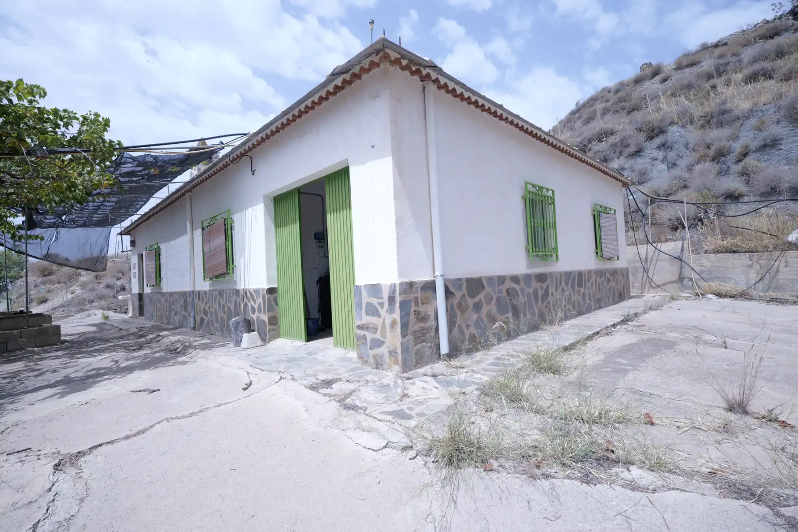 Vista exterior de Casa o xalet en venda en Nevada amb Jardí privat, Terrassa i Moblat