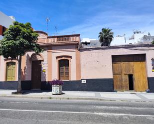 Vista exterior de Casa adosada en venda en Las Palmas de Gran Canaria amb Terrassa