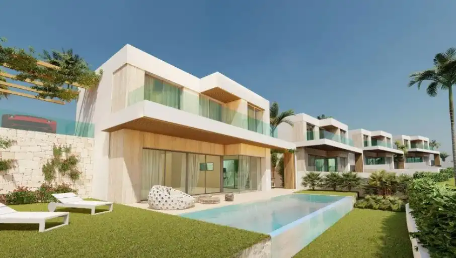 Habitatge amb piscina en venda a Estepona Pueblo