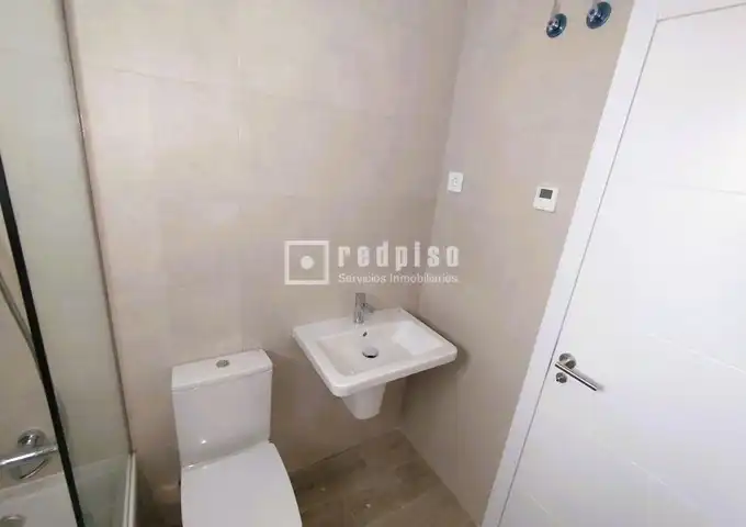 Bathroom of Flat for rent in Guadalajara  with Air Conditioner, Heating and Parquet flooring