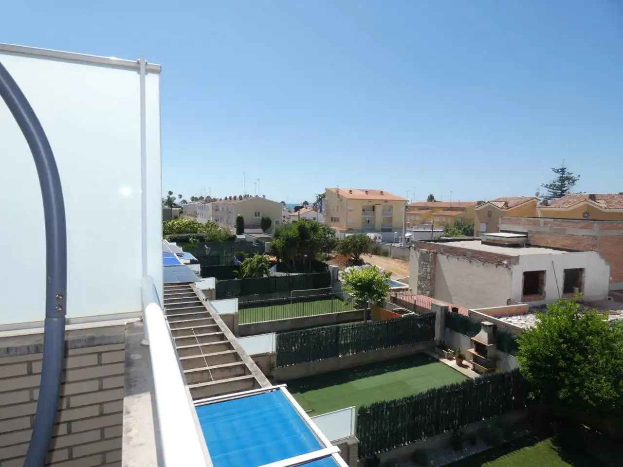 Terrasse von Einfamilien-Reihenhaus zum Verkauf in Benicarló mit Klimaanlage, Heizung und Privatgarten