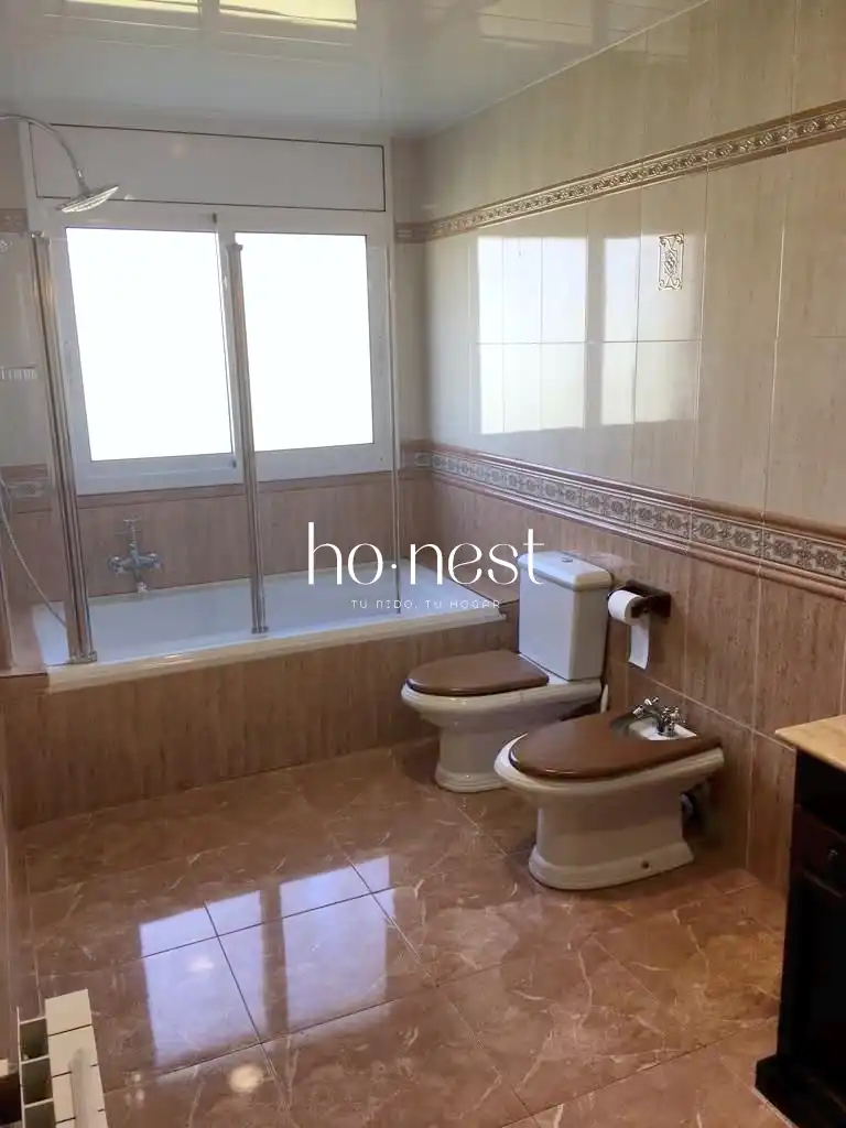 Casa con terraza en venta en Sant Cugat Sesgarrigues, imagen 8