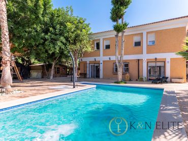Casa con piscina in vendita a Nogal