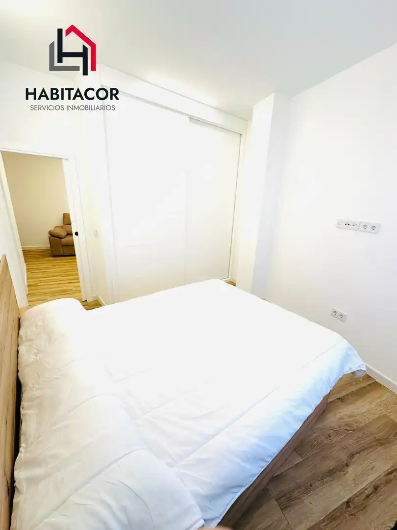 Dormitori de Apartament de lloguer en Córdoba amb Aire condicionat, Calefacció i Moblat