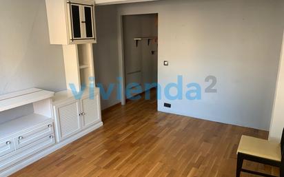 Bedroom of Flat for sale in  Madrid Capital  with Air Conditioner, Heating and Storage room