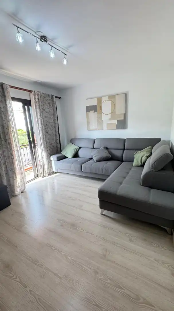 Sala d'estar de Casa o xalet en venda en Los Realejos amb Terrassa, Moblat i Forn