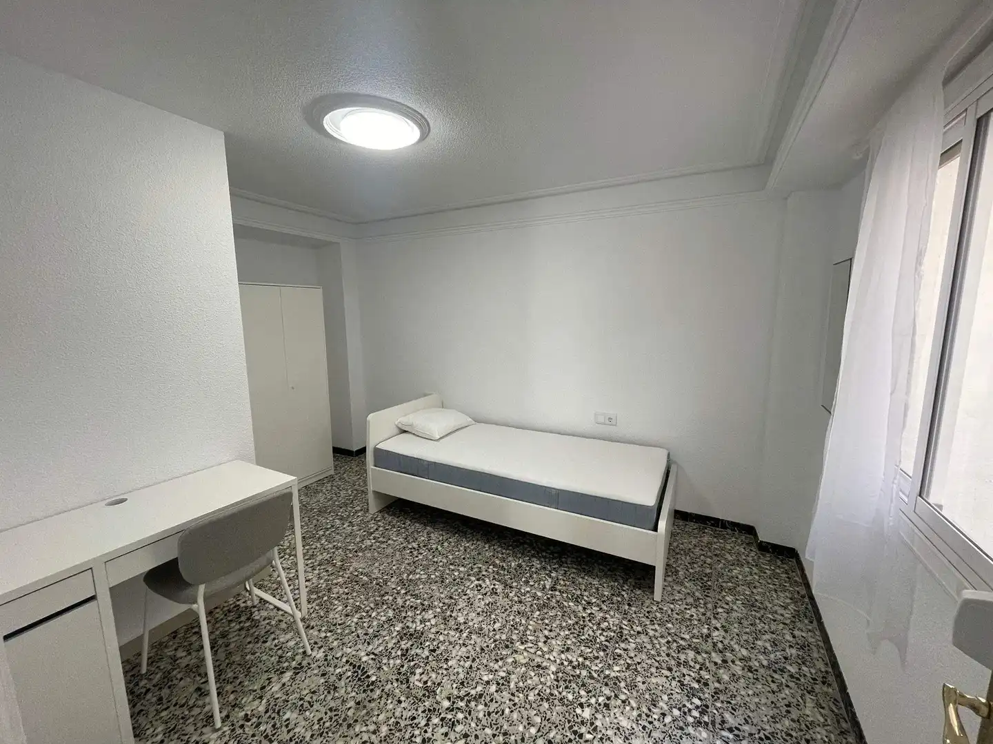 Schlafzimmer von Wohnung zum Verkauf in Elche / Elx mit Möbliert und Balkon