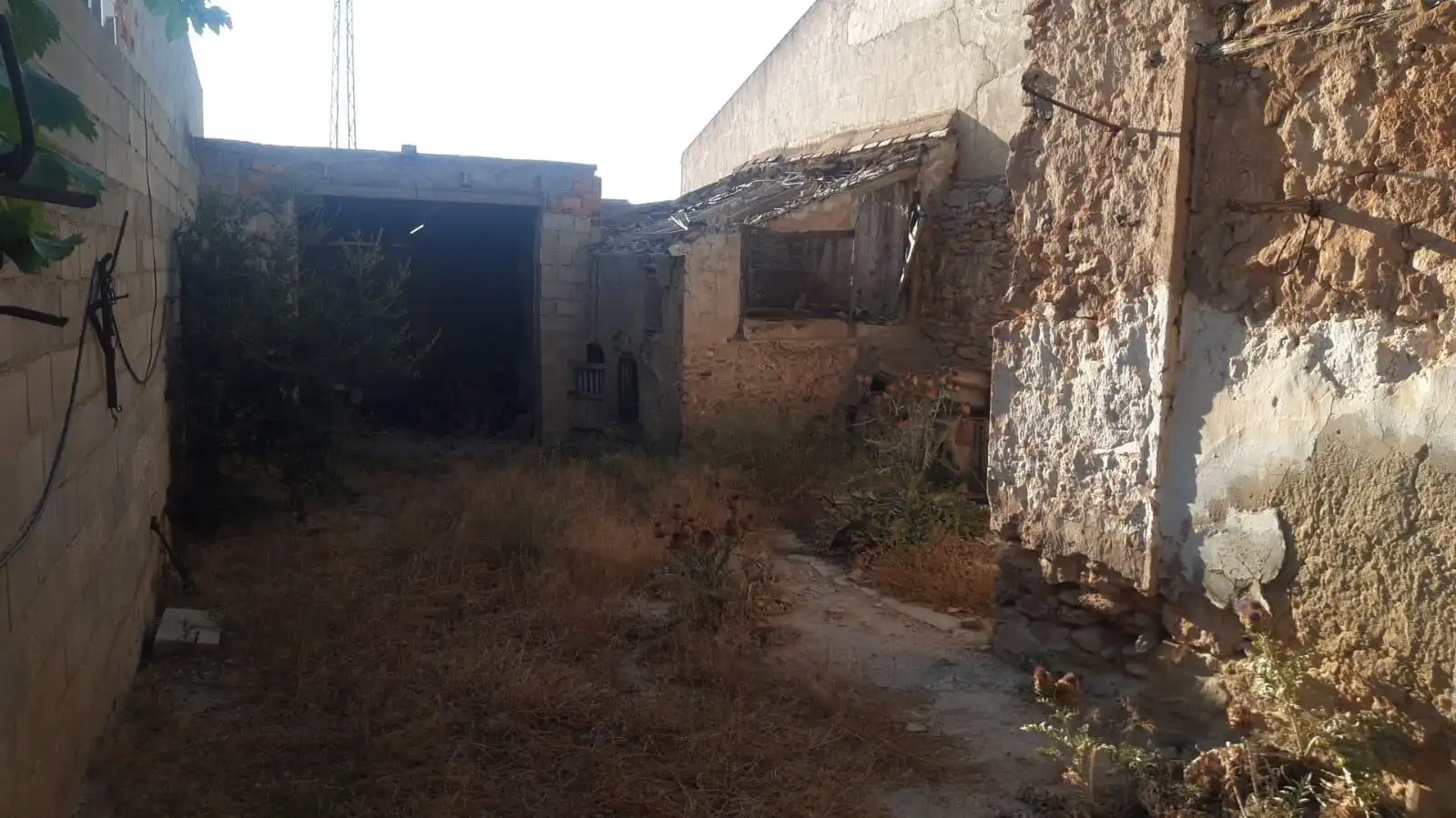 Casa adosada en venta en Montealegre del Castillo