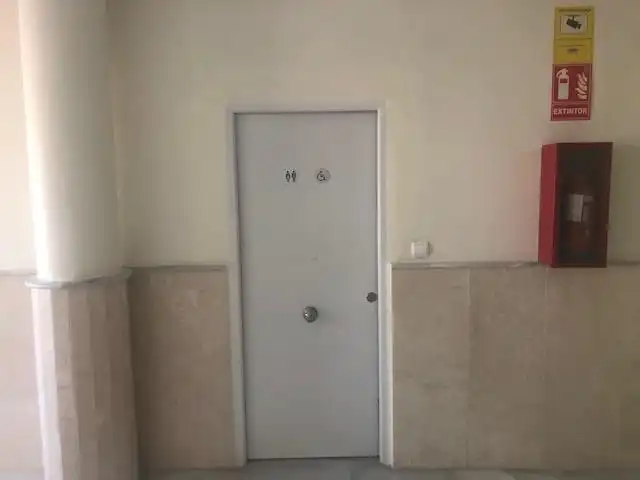 Baño de Oficina en venta en Tomares con Aire acondicionado y Calefacción