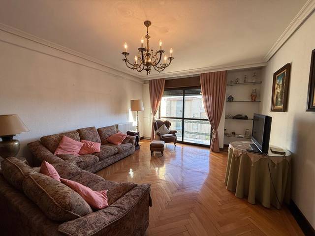 Piso en Alquiler en Garrido Sur