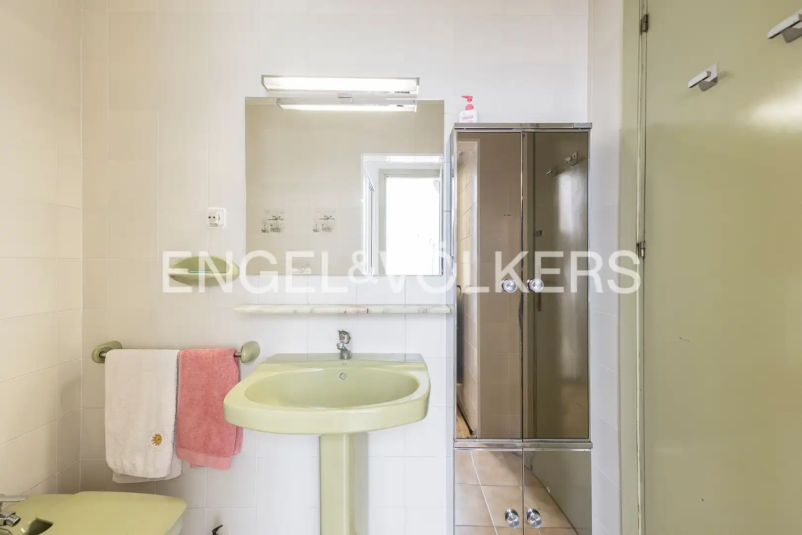 Bany de Casa o xalet en venda en Barcelona amb Aire condicionat, Calefacció i Terrassa