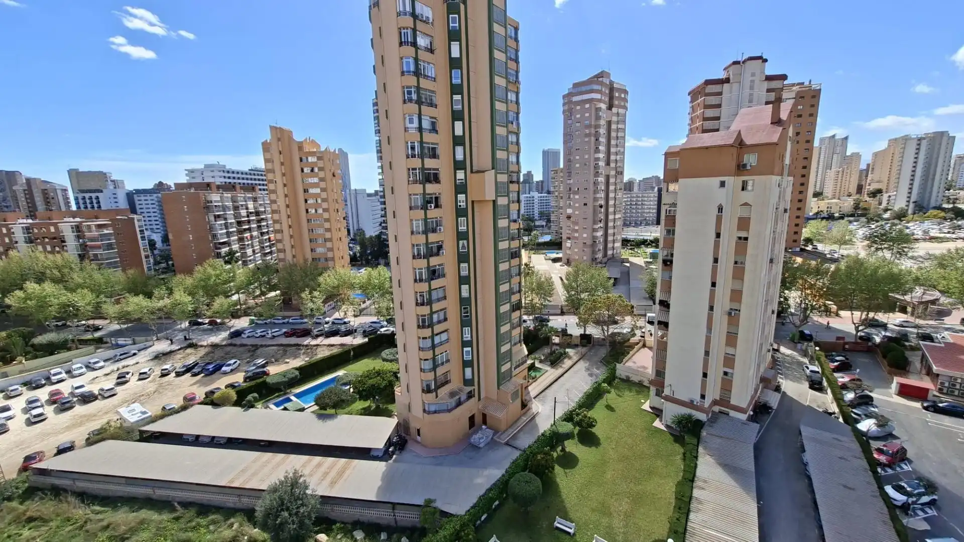 Exterior view of Flat for sale in Benidorm  with Air Conditioner, Private garden and Furnished