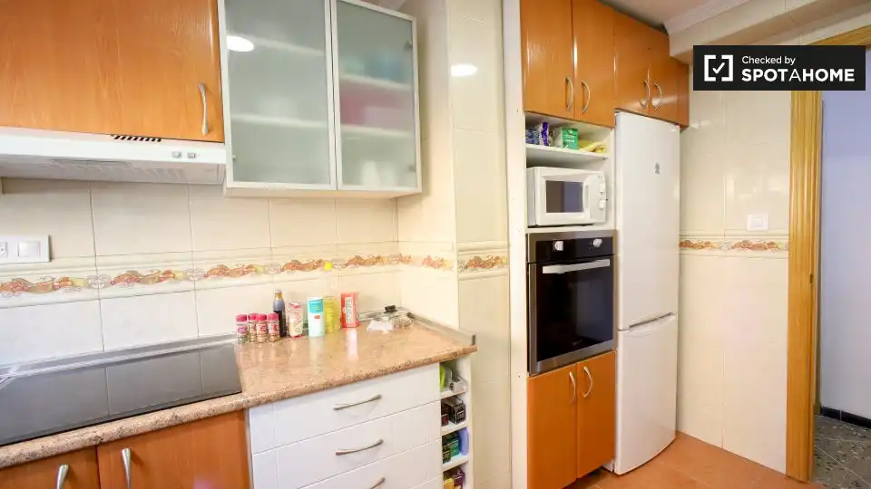 Kitchen of Flat for rent in Valencia  with Air Conditioner, Heating and Furnished