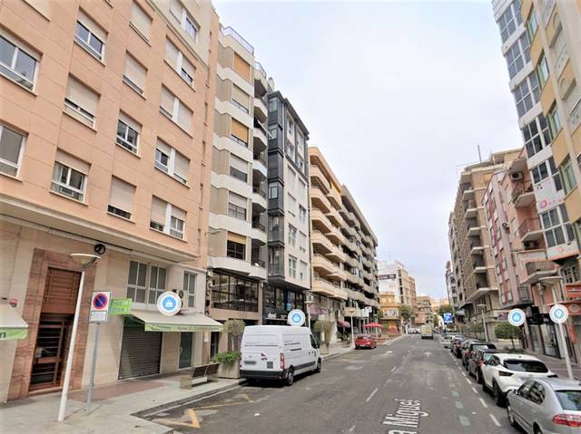 Piso en Venta en Carrer Poeta Miguel Hernandez en Reina Victoria - Miguel Hernández