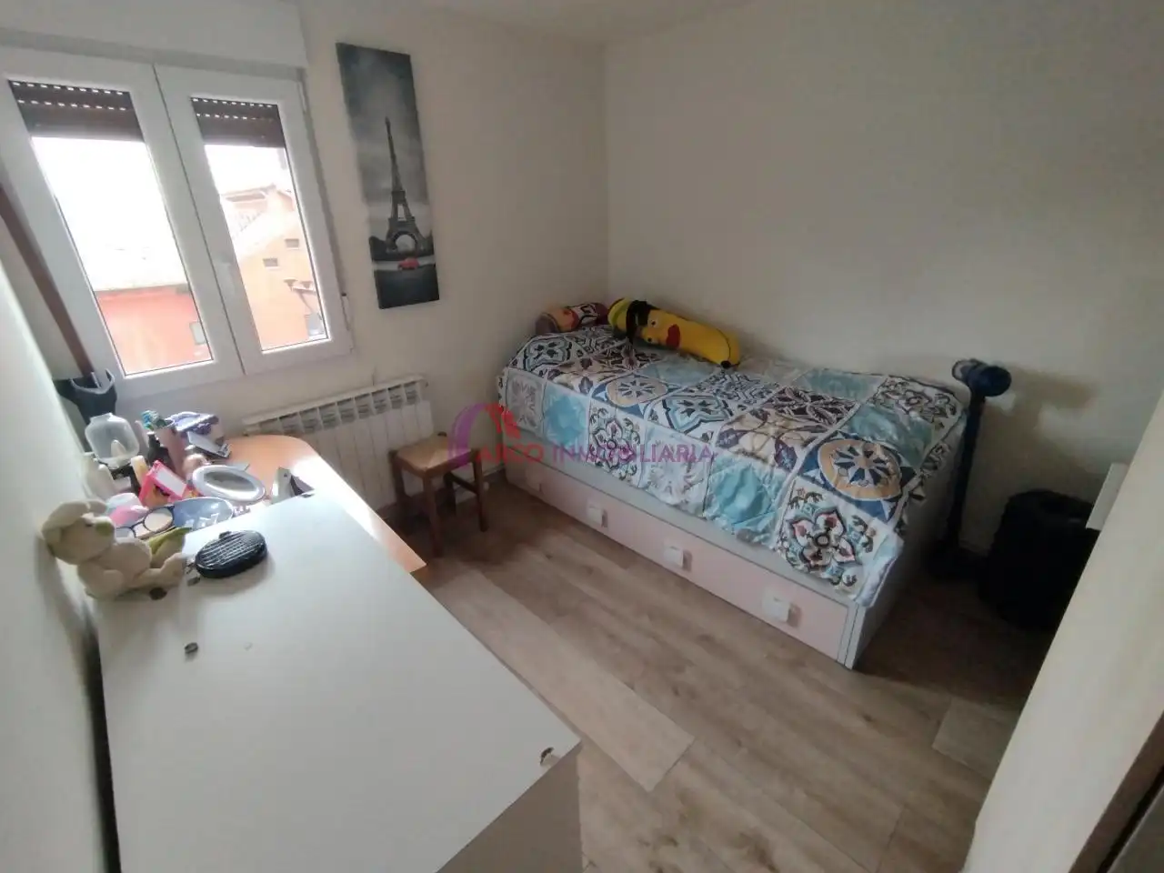 Dormitori de Pis en venda en Burgos amb Calefacció, Parquet i Moblat