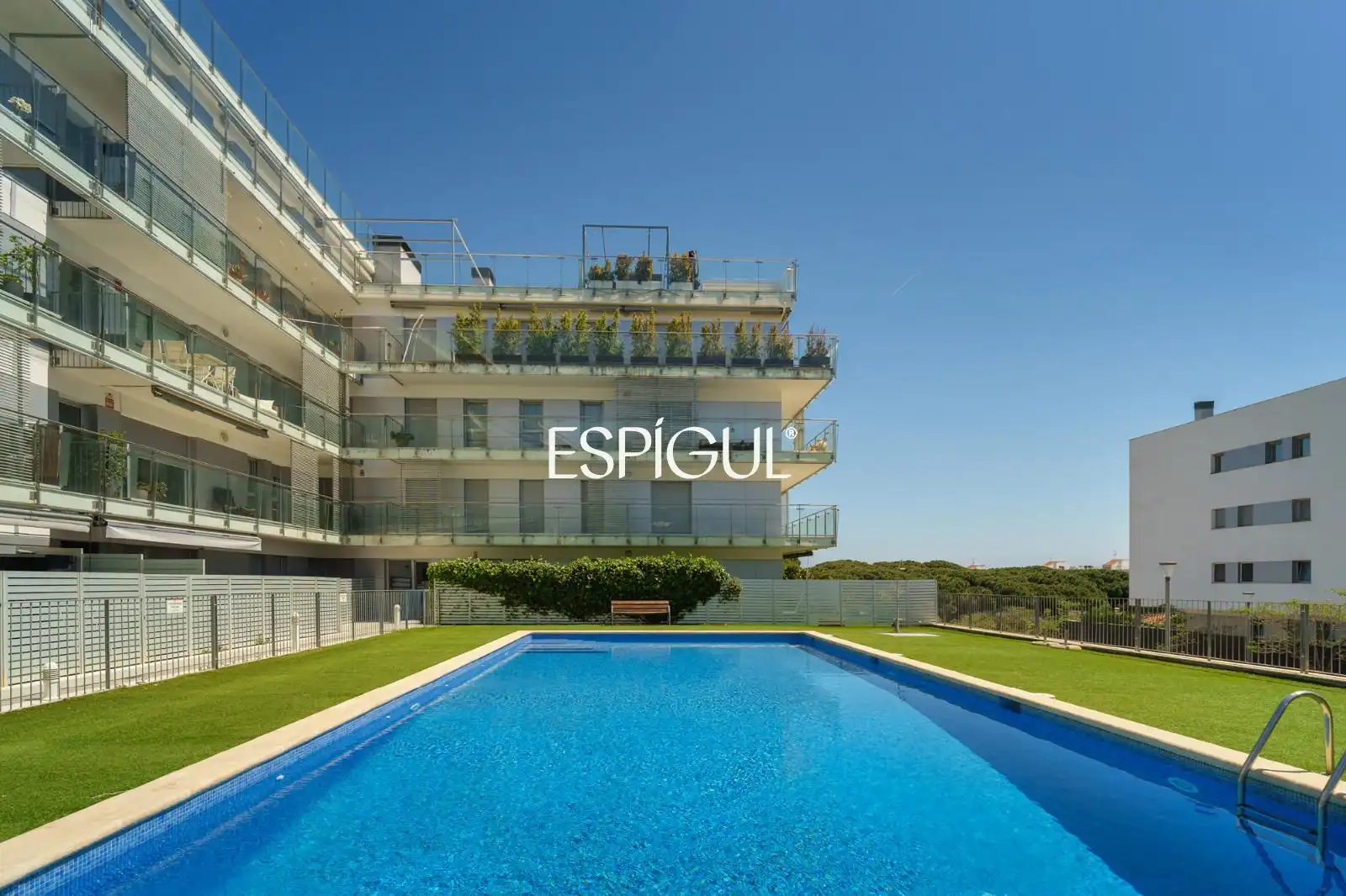 Swimming pool of Flat for sale in Sant Andreu de Llavaneres  with Air Conditioner, Heating and Parquet flooring