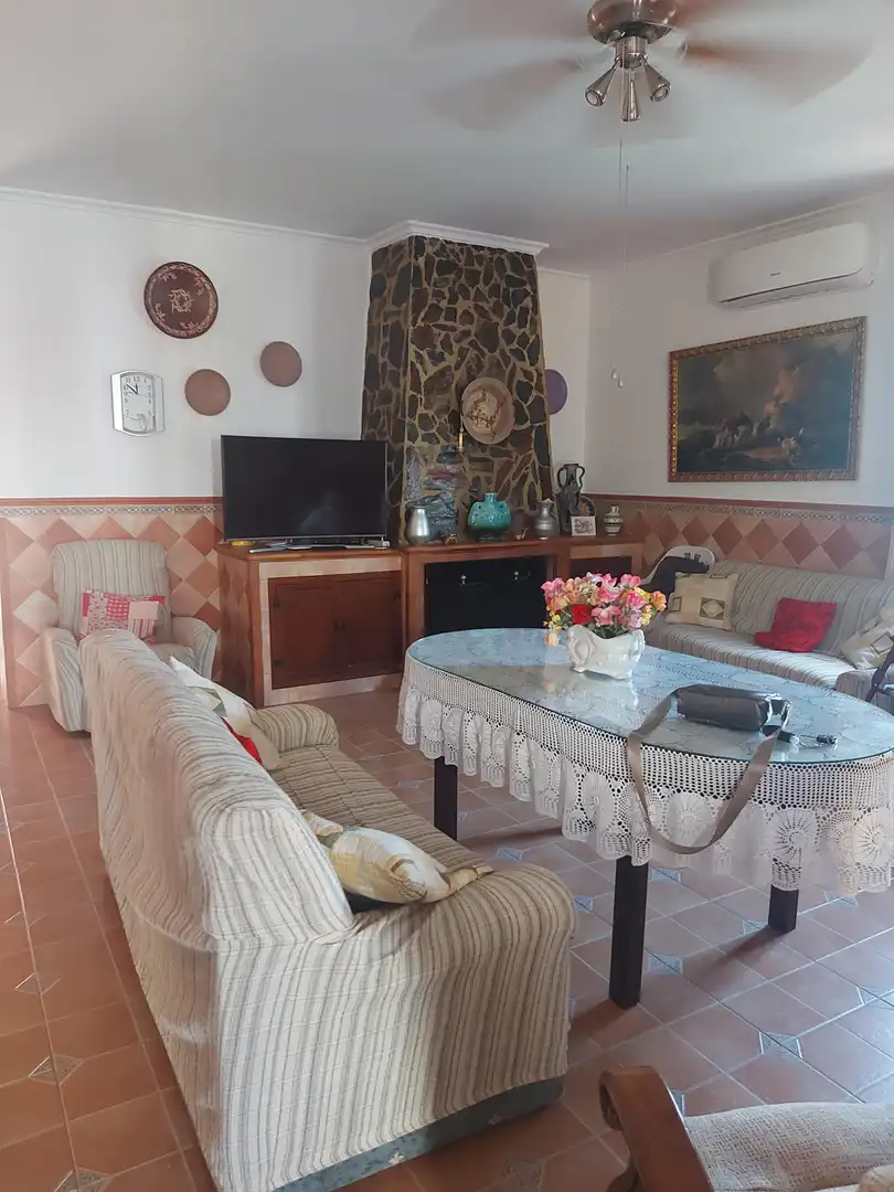 Sala de estar de Casa o chalet en venta en El Carpio con Jardín privado, Terraza y Piscina