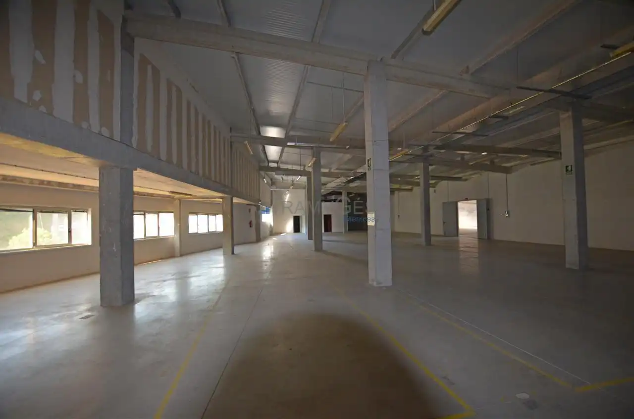 Industriegebäude zum Verkauf in Valadares - Beade, imagen 19