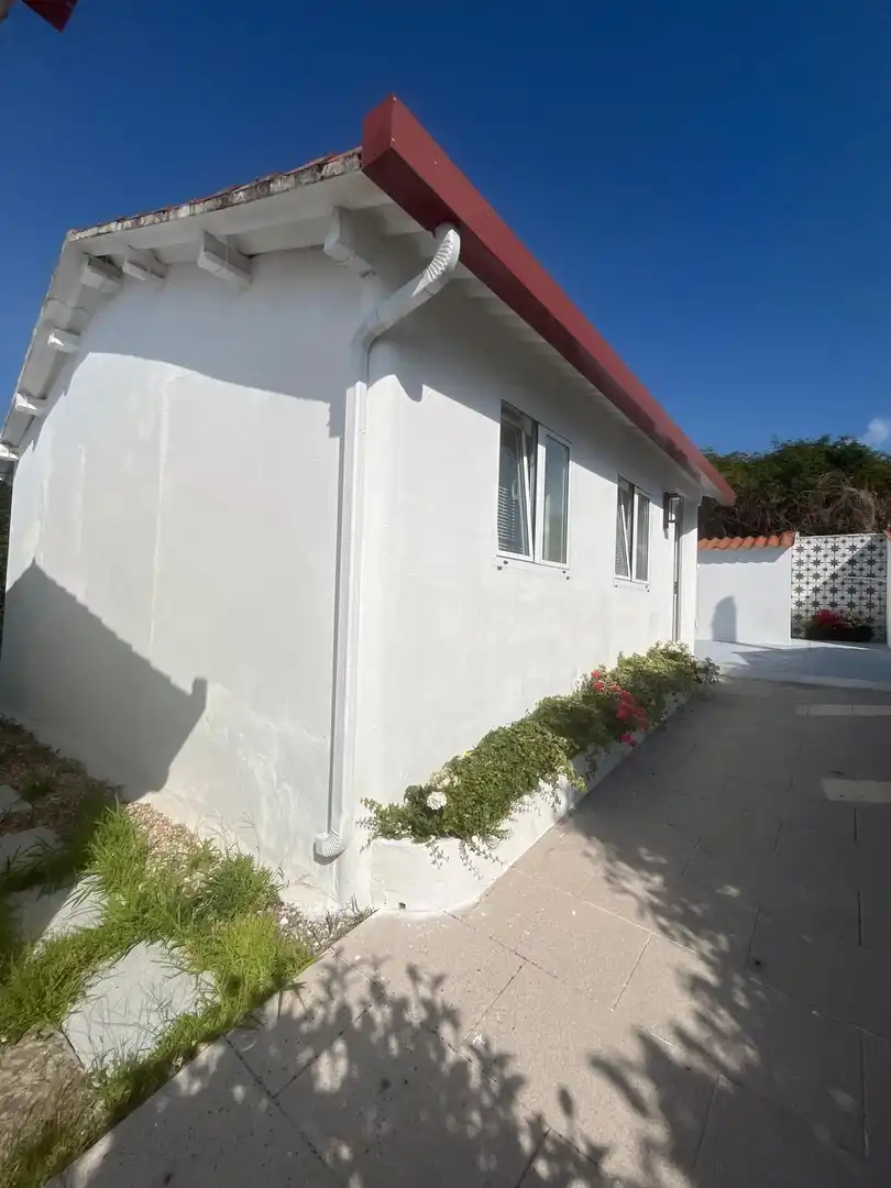 Vista exterior de Casa o xalet en venda en Oleiros amb Calefacció, Jardí privat i Terrassa