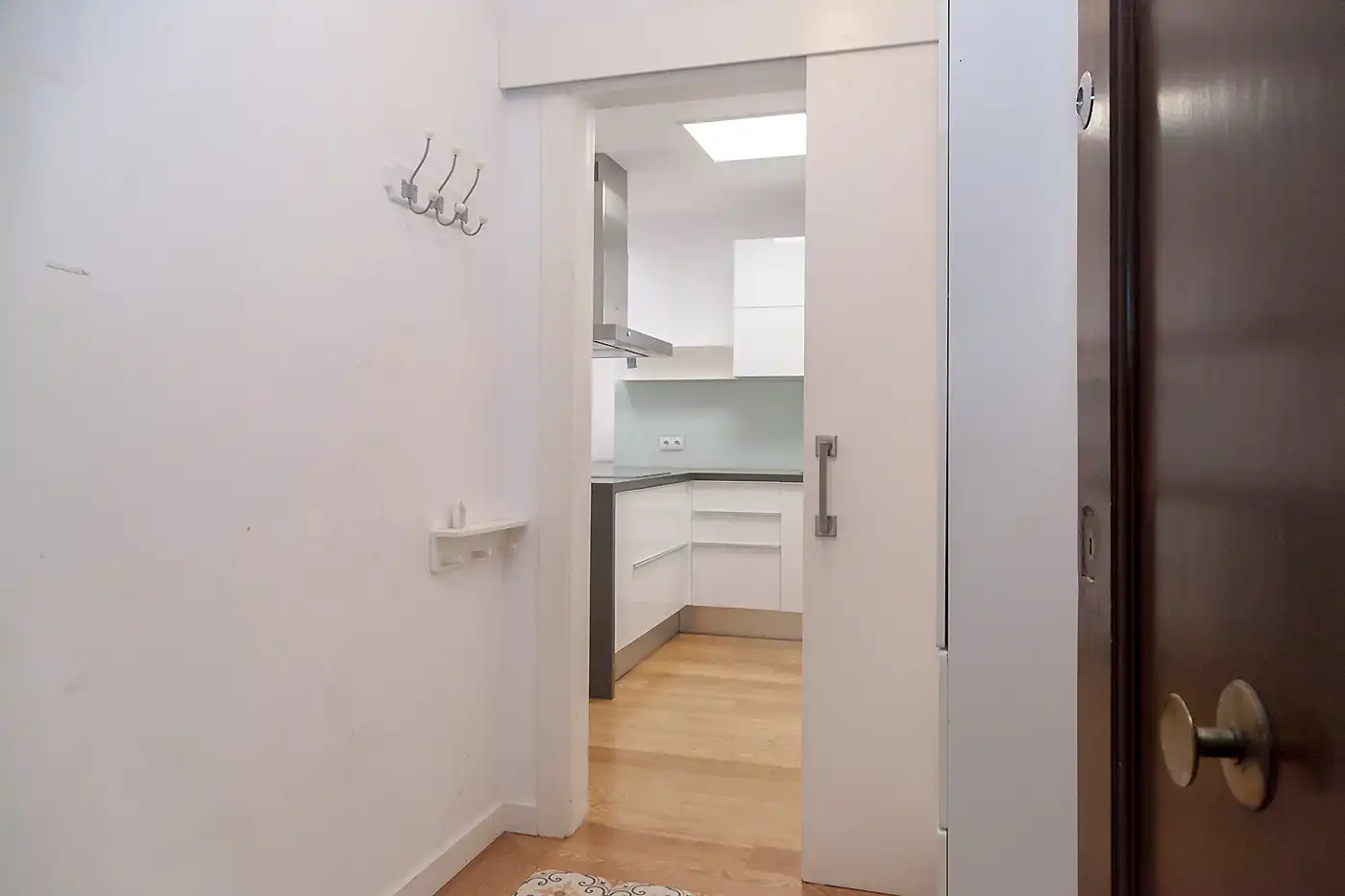 Wohnung zum Verkauf in Barcelona mit Klimaanlage, Heizung und Terrasse