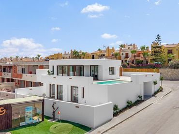 Villa avec piscine à vendre à Avenida Avenida Algorfa