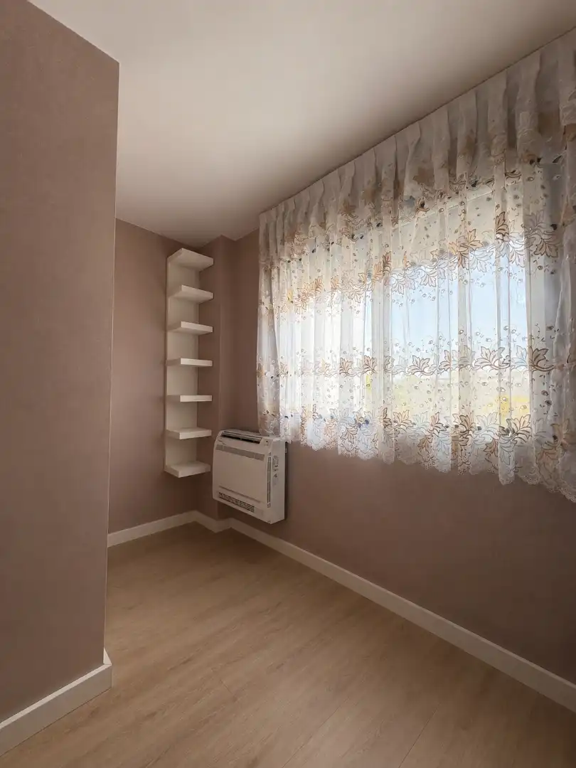 Schlafzimmer von Dachboden zum Verkauf in Moncofa mit Heizung, Terrasse und Abstellraum