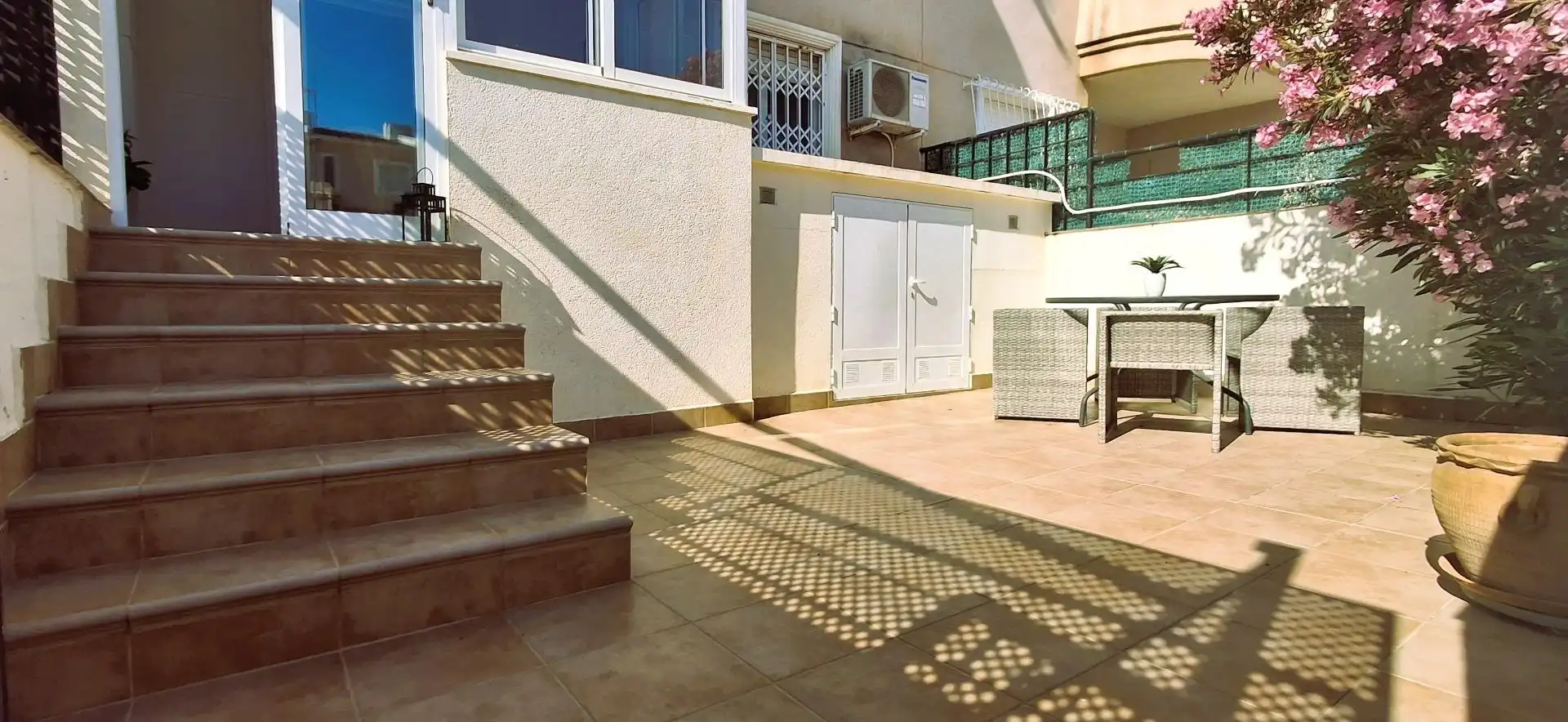 Terrasse von Erdgeschoss zur Miete in Orihuela mit Klimaanlage, Privatgarten und Terrasse