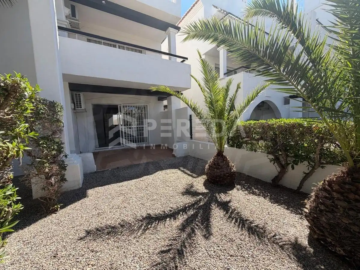 Vista exterior de Planta baja en venta en Roquetas de Mar con Aire acondicionado, Terraza y Amueblado