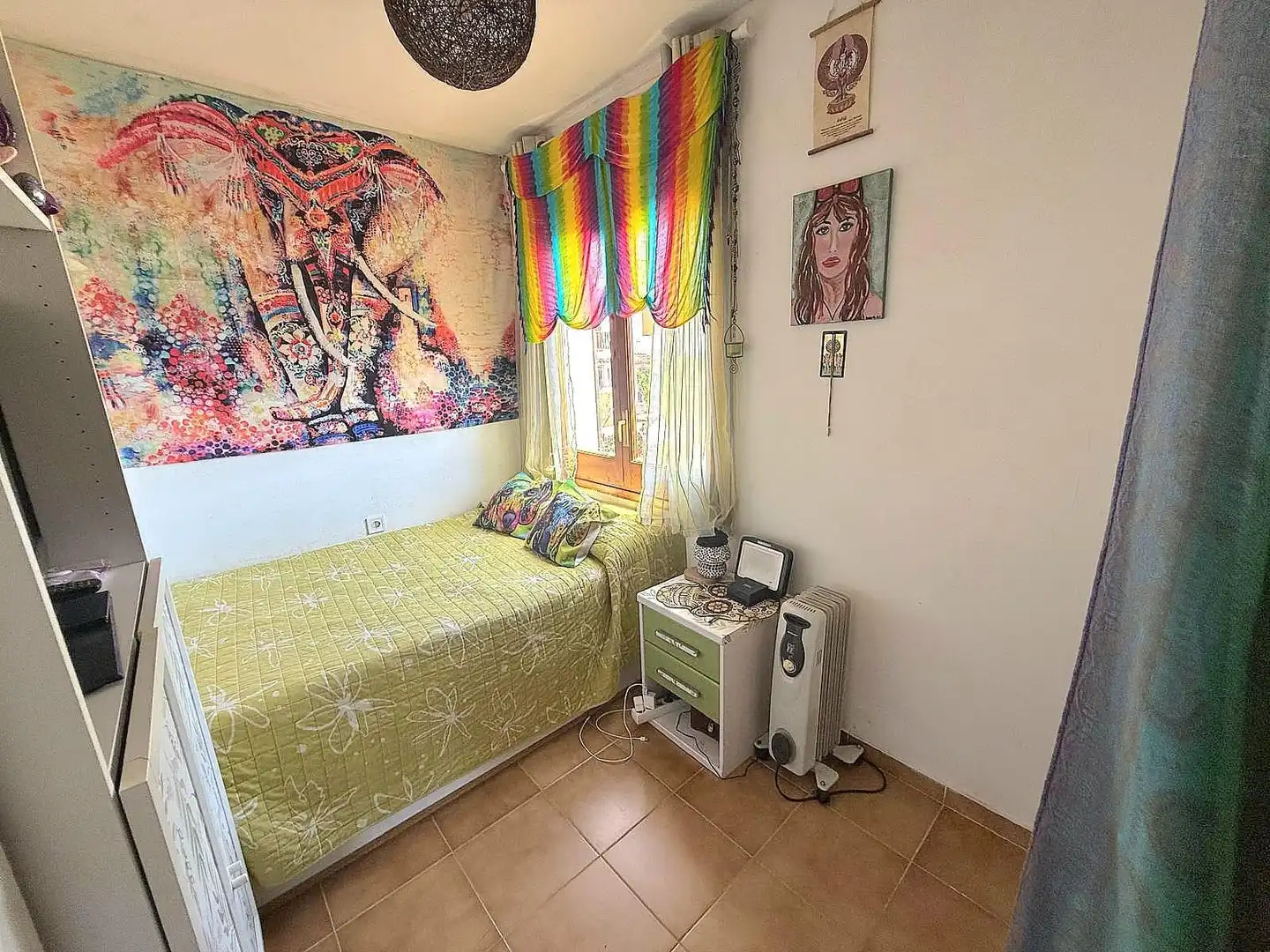Schlafzimmer von Einfamilien-Reihenhaus zum Verkauf in Calafell mit Privatgarten, Terrasse und Abstellraum