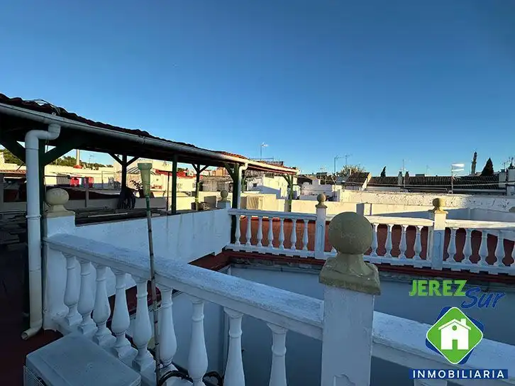 Terrassa de Casa adosada en venda en Jerez de la Frontera amb Aire condicionat, Terrassa i Traster