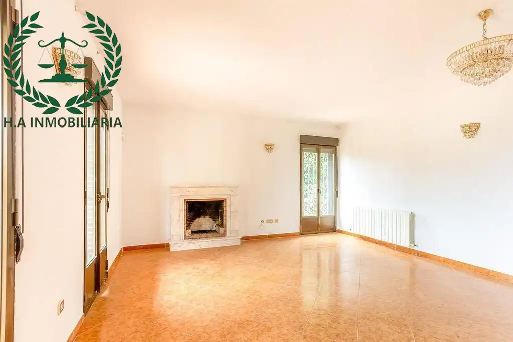 Living room of Houses for sale in Pedrezuela  with Air Conditioner, Heating and Terrace