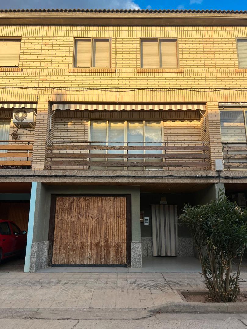 Casa adosada en venda a Calle Río Jalón
