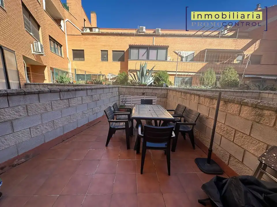 Terrassa de Casa adosada en venda en Zuera amb Calefacció, Jardí privat i Terrassa