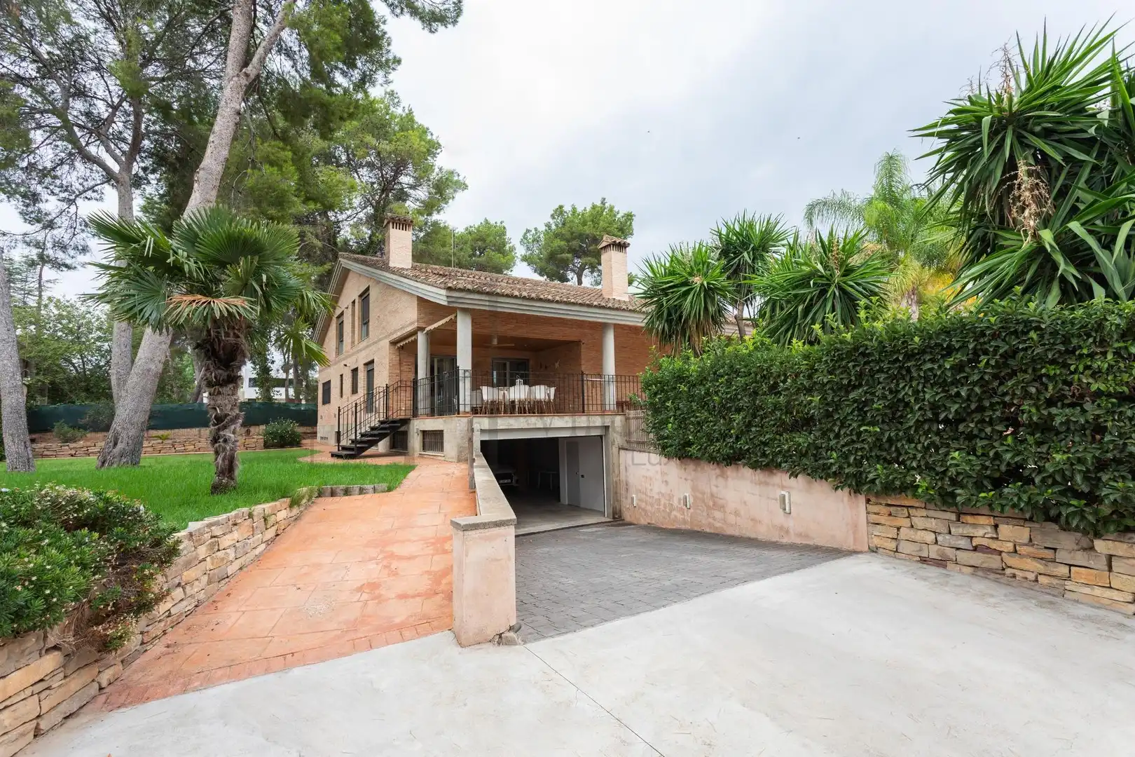 Exterior view of Houses for sale in L'Eliana  with Air Conditioner, Private garden and Terrace
