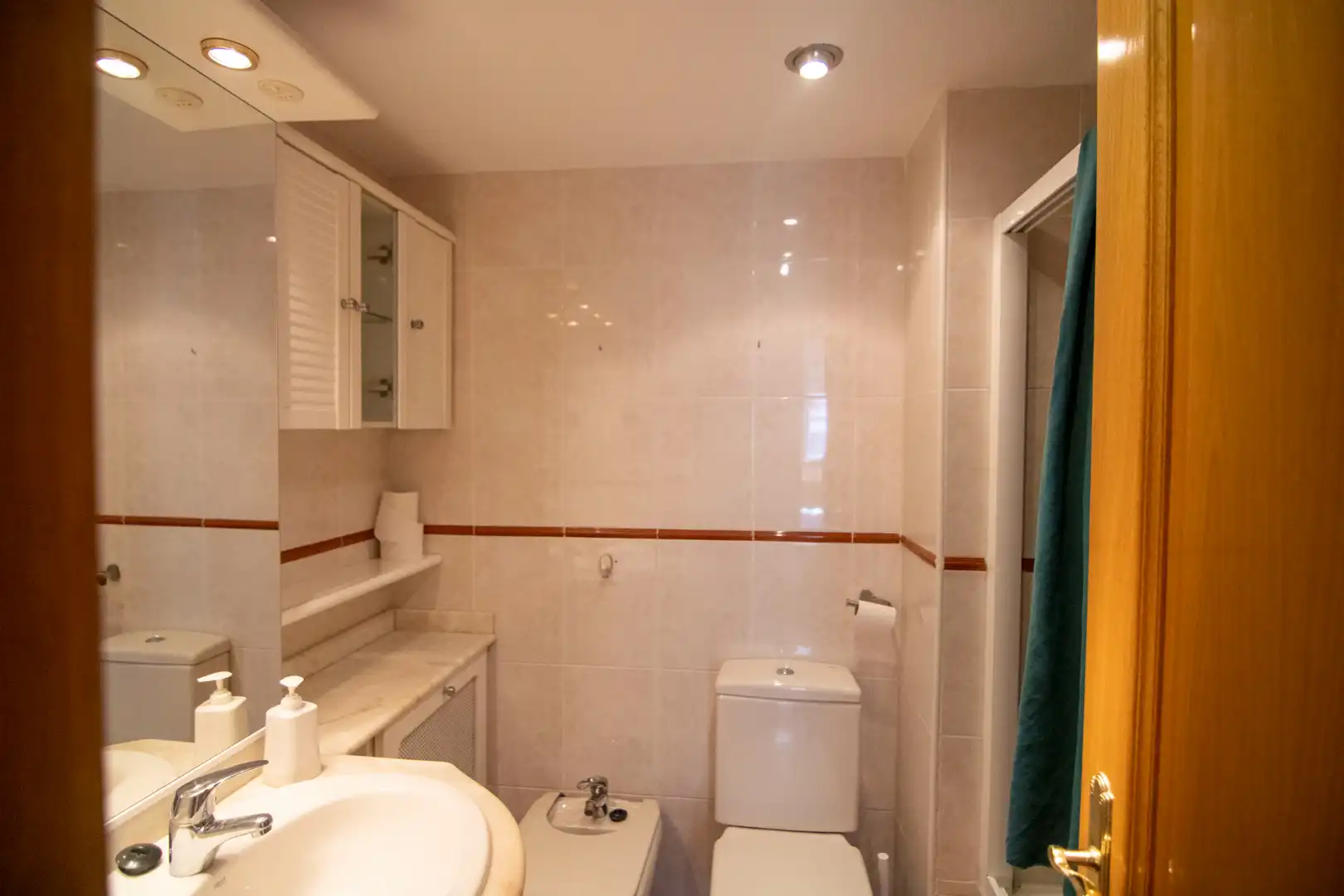 Badezimmer von Wohnung zum Verkauf in Madrid mit Klimaanlage, Heizung und Terrasse