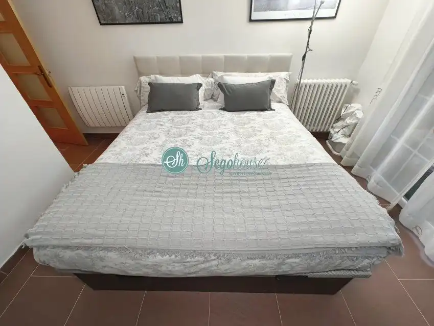 Habitación de Piso en venta en Segovia con Calefacción, Terraza y Amueblado