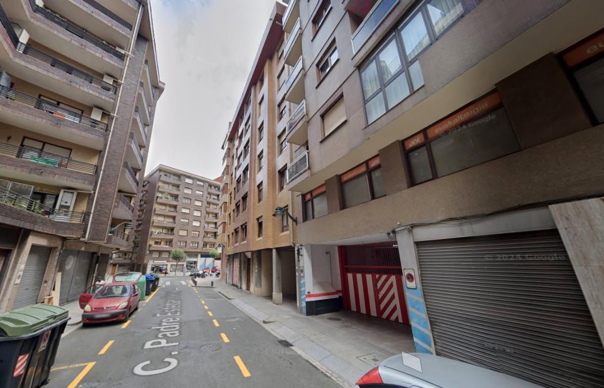 Garaje de alquiler en Aita Esteban Pernet Kalea, 7, Santutxu - Basarrate