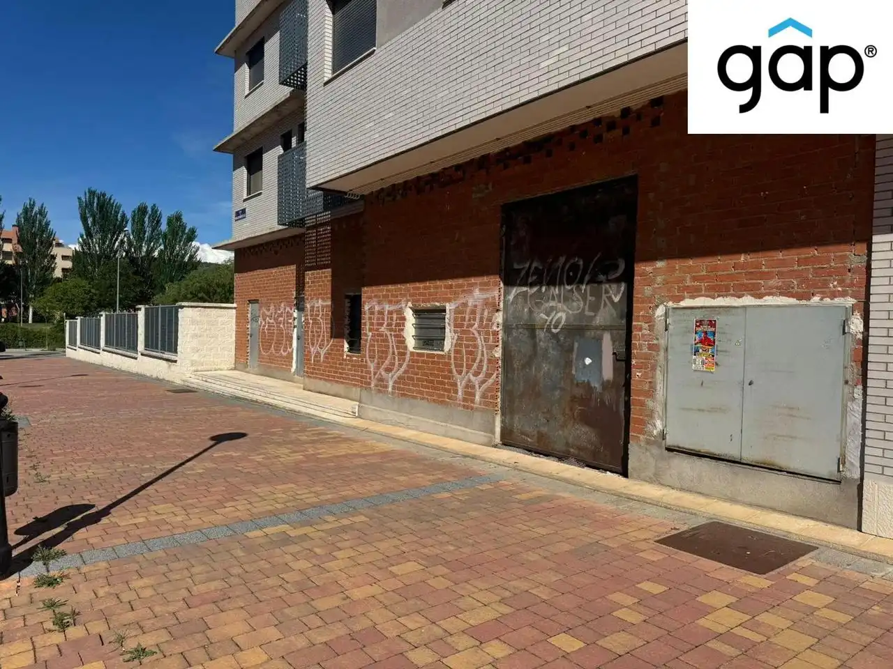 Local comercial en venda a María Luisa Menéndez Calleja
