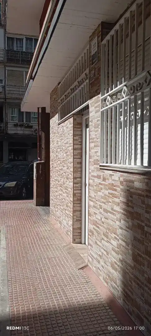 Vista exterior de Planta baixa en venda en Alcalá de Henares amb Aire condicionat, Traster i Moblat