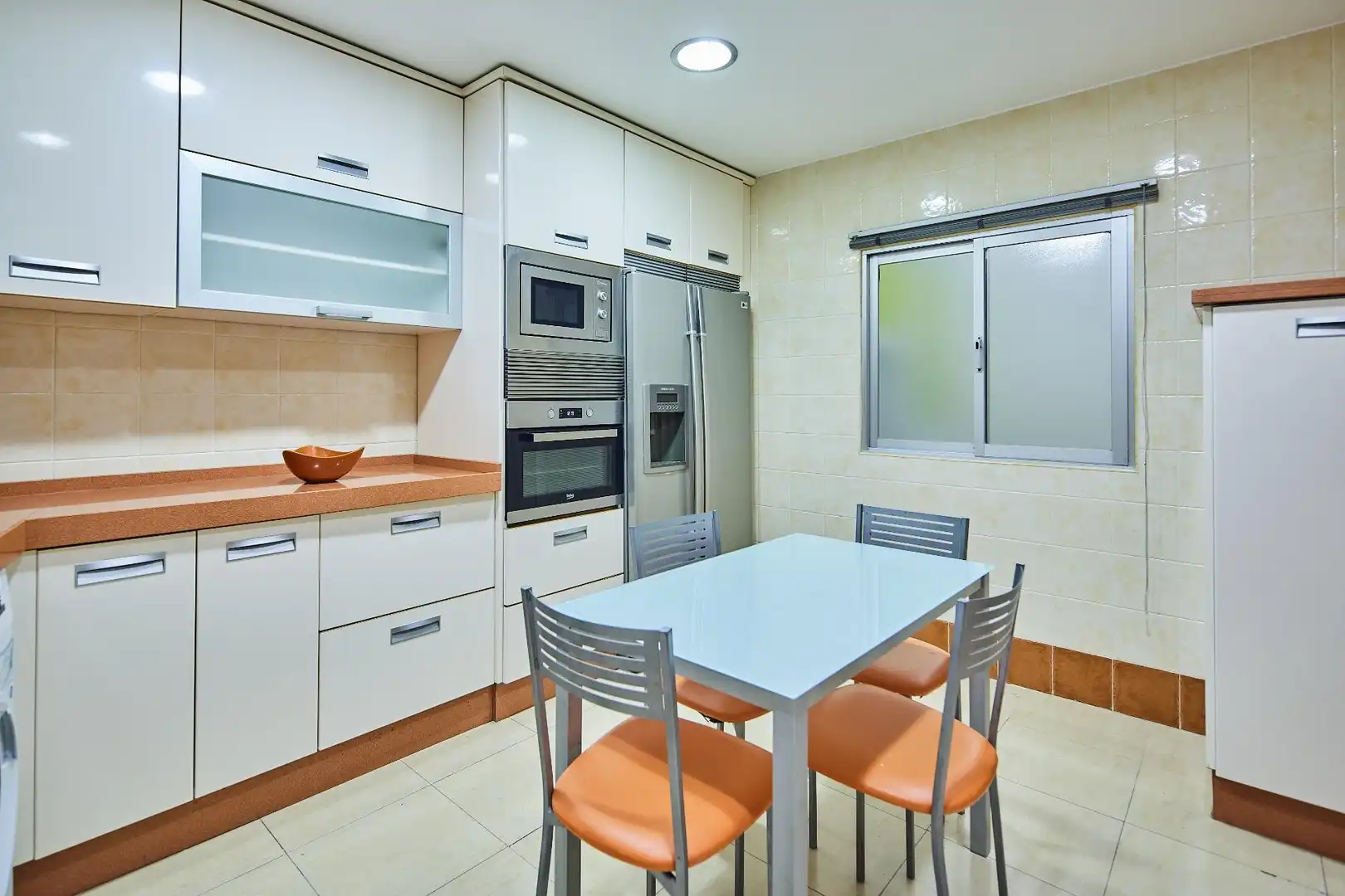 Küche von Wohnung zum Verkauf in Cádiz mit Klimaanlage, Abstellraum und Balkon