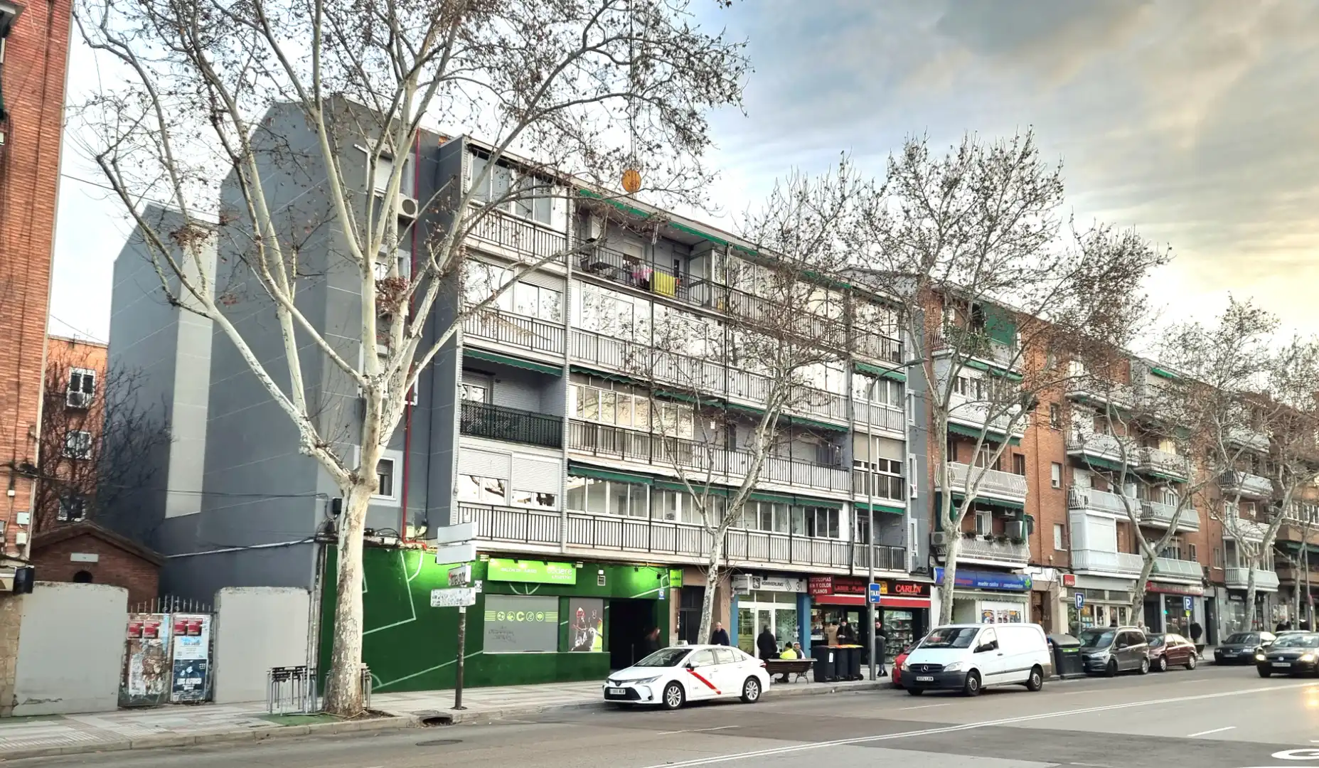 Vista exterior de Local en venta en Madrid