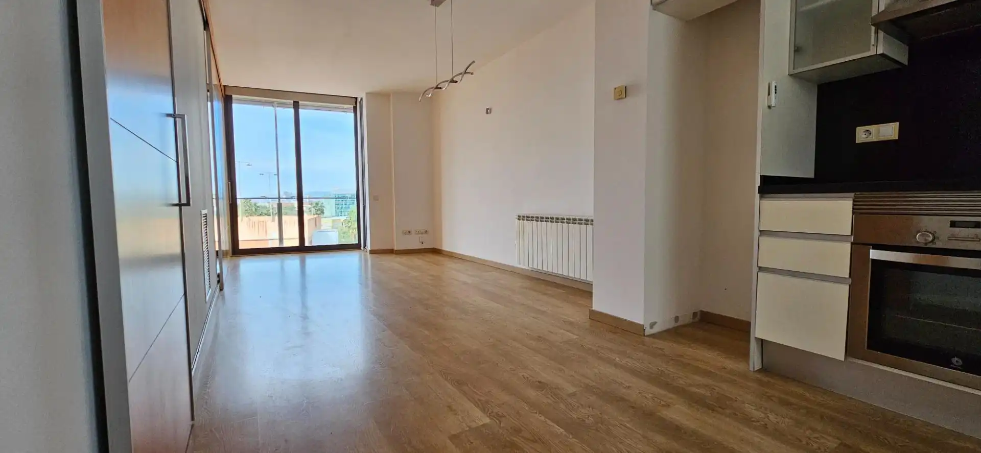 Sala d'estar de Pis en venda en Barcelona amb Aire condicionat, Calefacció i Parquet
