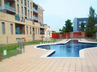 Swimming pool of Flat for sale in Empuriabrava  with Air Conditioner, Heating and Parquet flooring