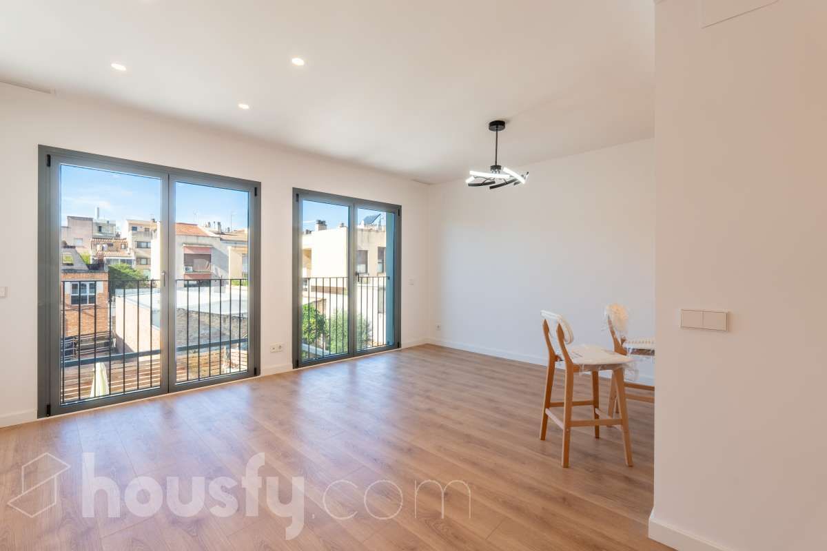 Living room of Duplex for sale in Vilanova i la Geltrú  with Air Conditioner, Heating and Parquet flooring