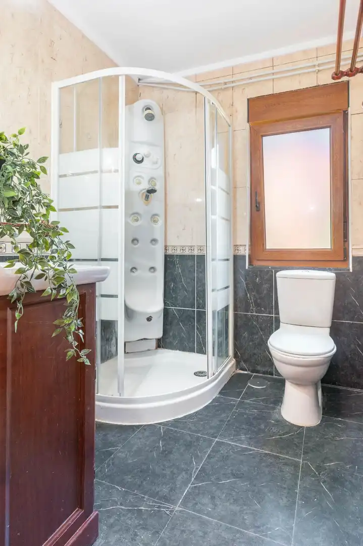 Bathroom of Flat for sale in Avilés  with Heating and Storage room