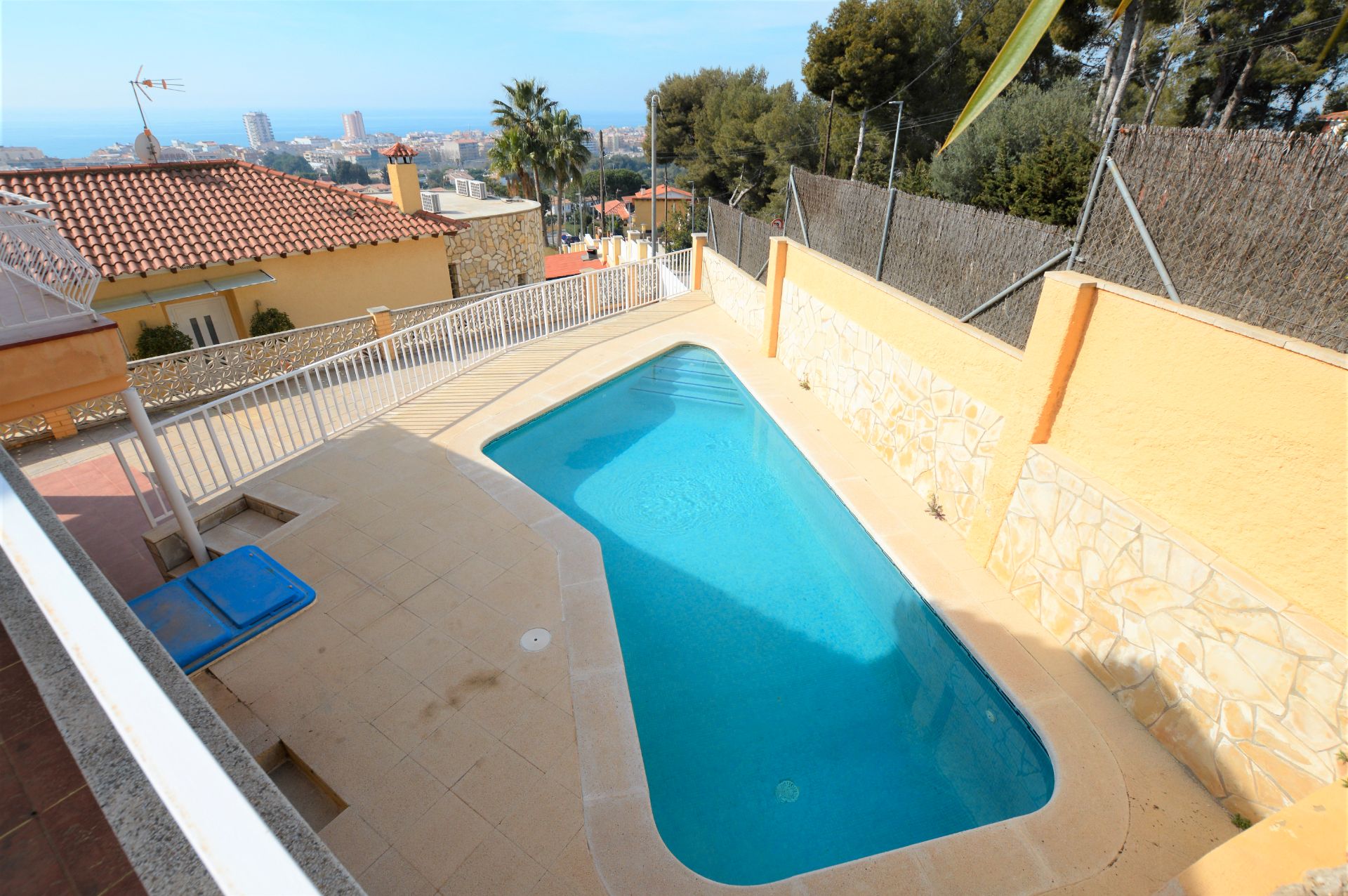 Swimming pool of House or chalet for sale in Calafell  with Air Conditioner, Heating and Private garden